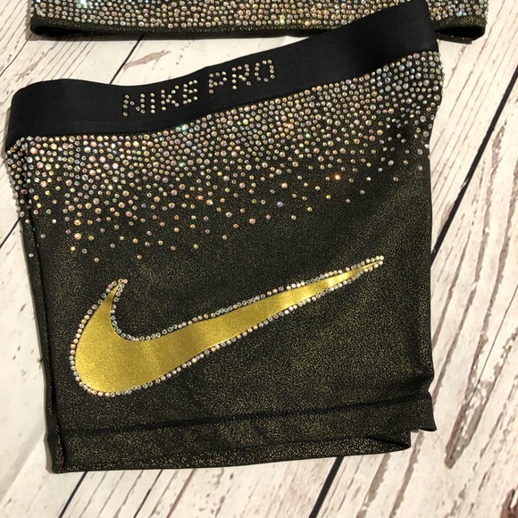 Nike pro set with lots of bling! - Picture 5 of 5